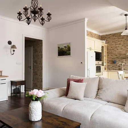 Elegant Provence On Tomas Garrigue Masaryk Avenue Apartment Karlovy Vary