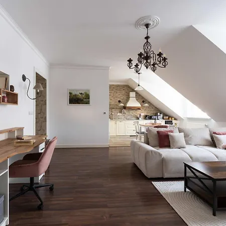 Elegant Provence On Tomas Garrigue Masaryk Avenue Apartment Karlovy Vary